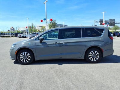 2023 Chrysler Pacifica Hybrid Touring L
