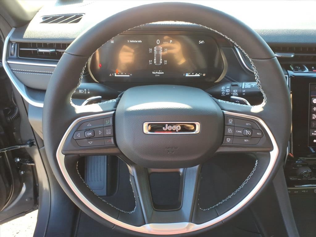 2025 Jeep Grand Cherokee Base