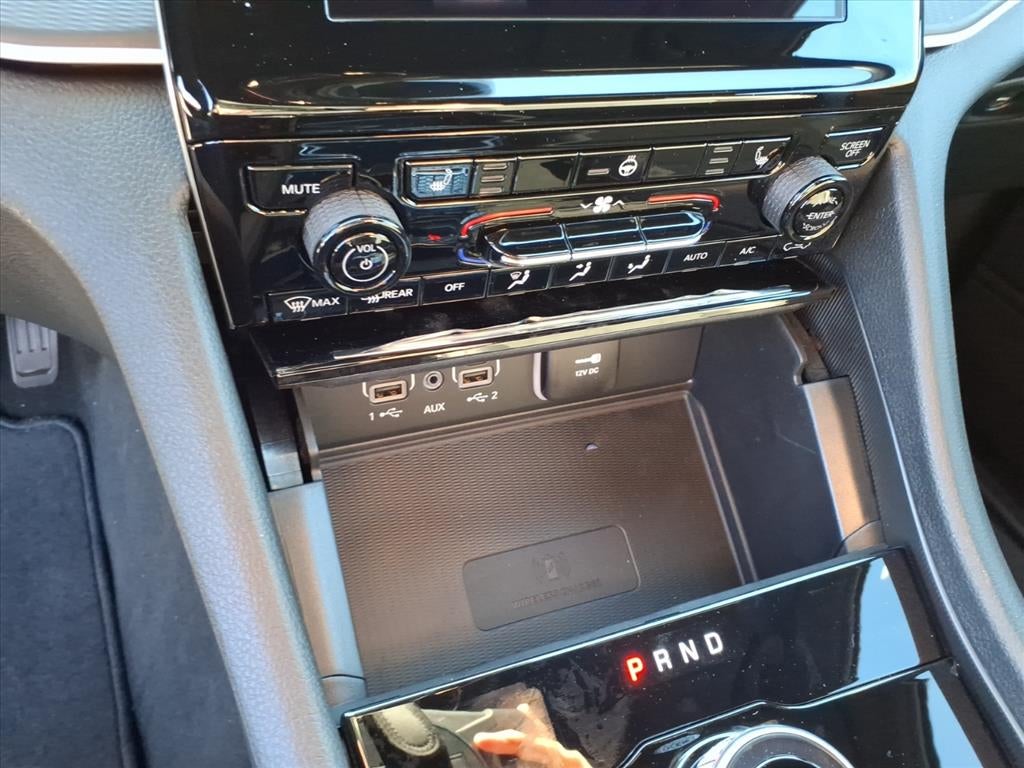 2025 Jeep Grand Cherokee Base
