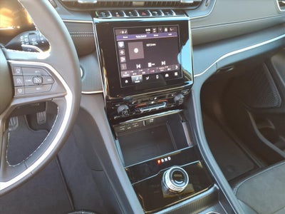2025 Jeep Grand Cherokee Base