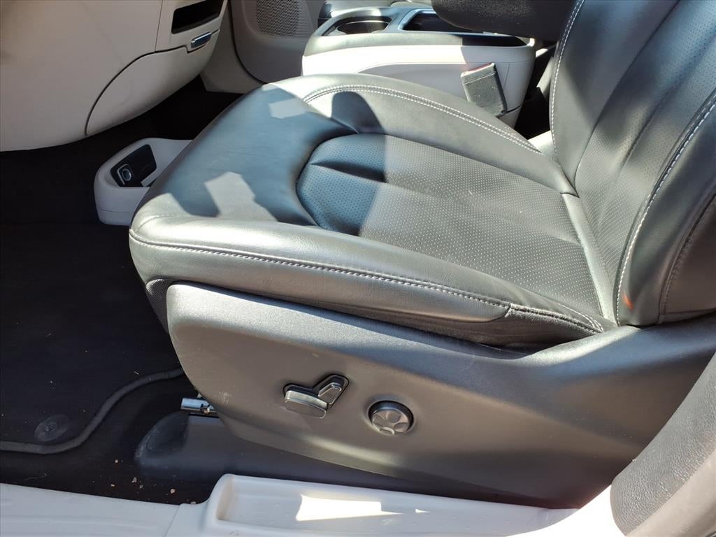 2023 Chrysler Pacifica Touring L Blue Certified