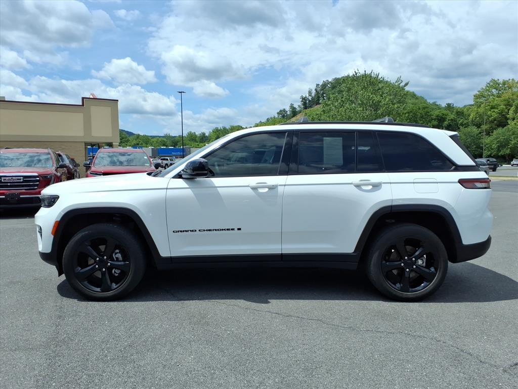 2023 Jeep Grand Cherokee Laredo
