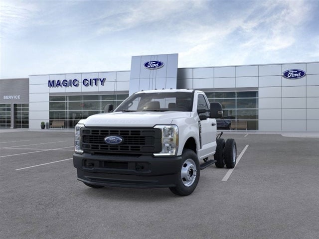 2025 Ford F-350 Super Duty XL DRW