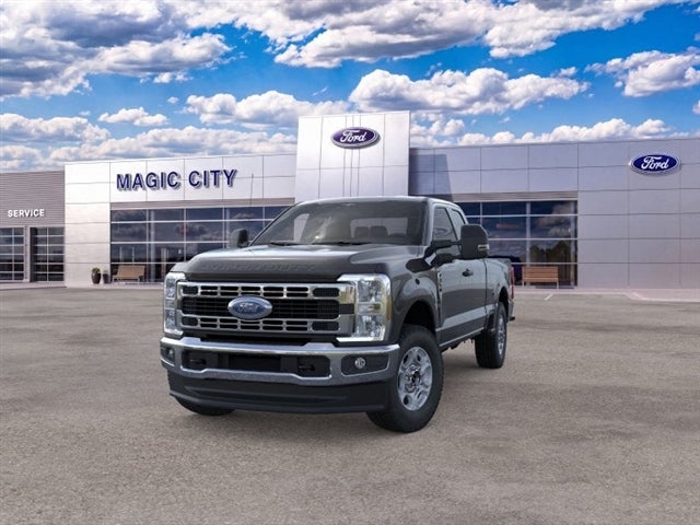 2026 Ford Super Duty F-350® XLT