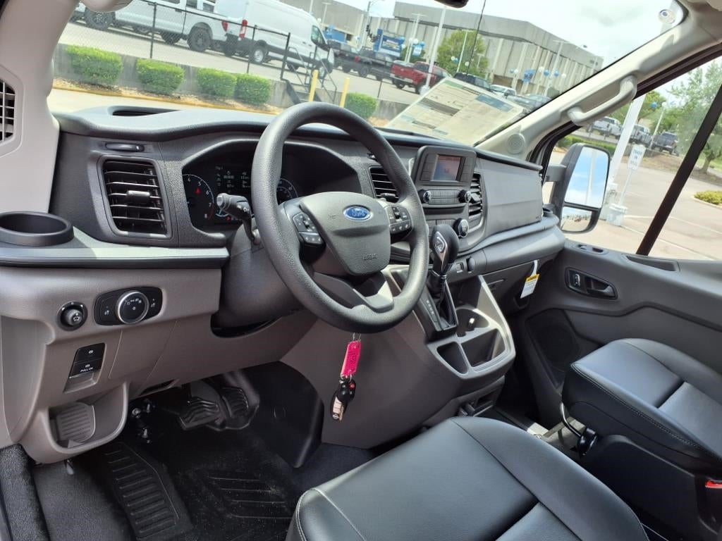 2025 Ford Transit Base