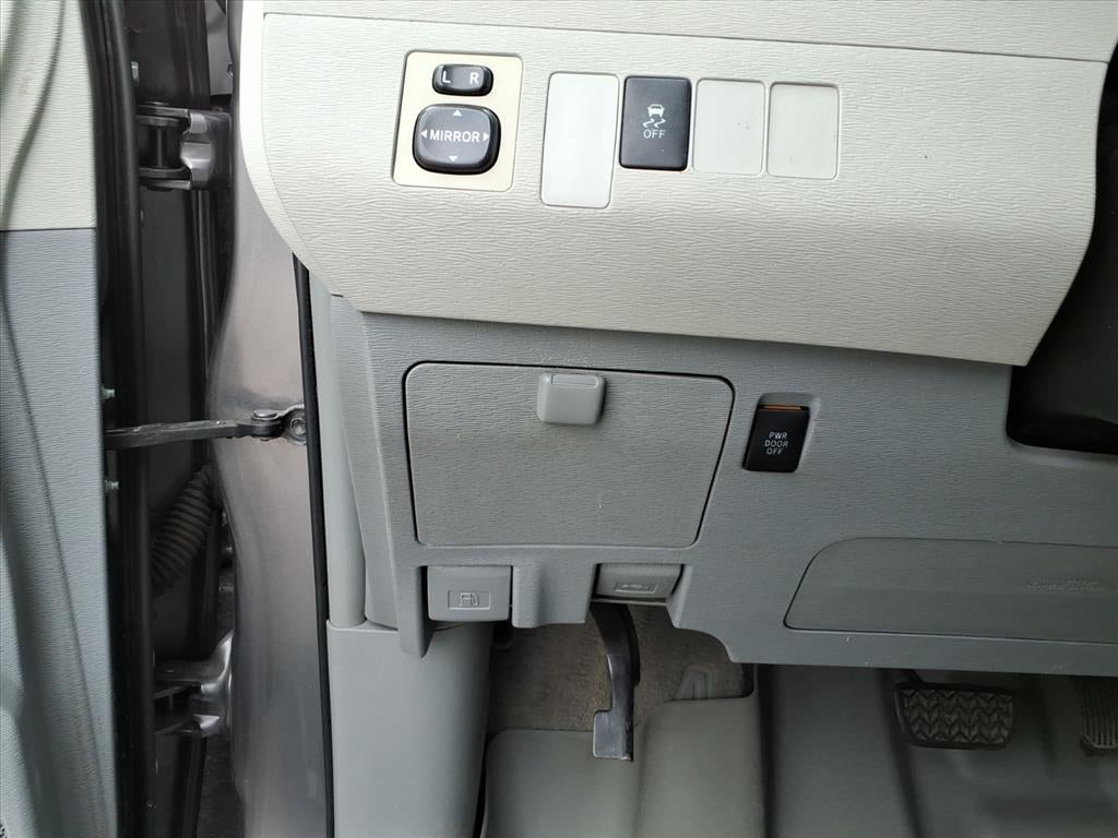 2011 Toyota Sienna LE