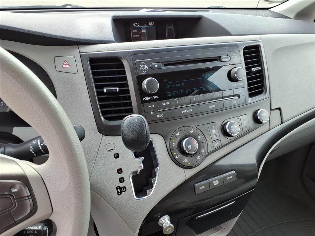 2011 Toyota Sienna LE