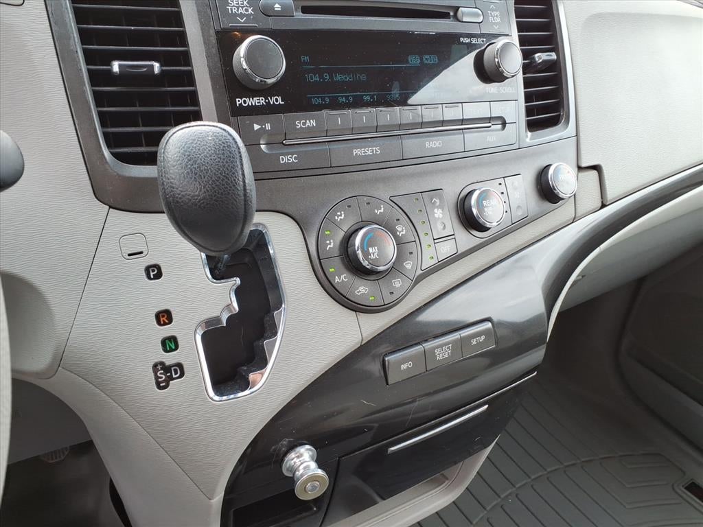2011 Toyota Sienna LE
