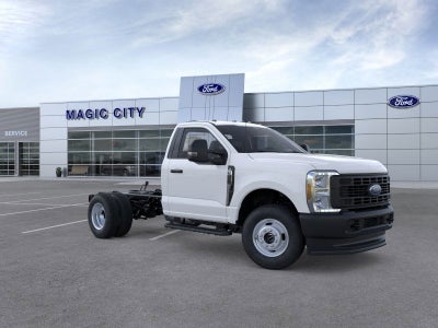 2025 Ford Chassis Cab F-350® XL