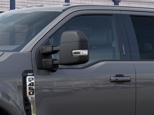 2027 Ford Super Duty F-450® XLT