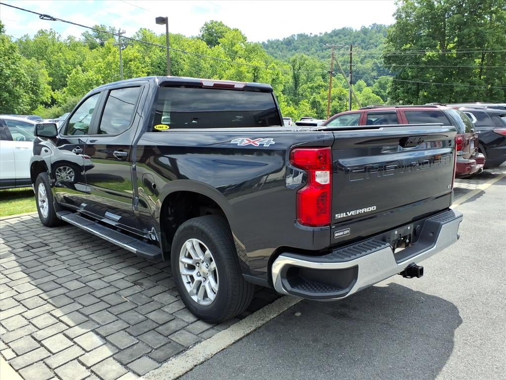 2022 Chevrolet Silverado 1500 4WD Crew Cab Standard Bed LT
