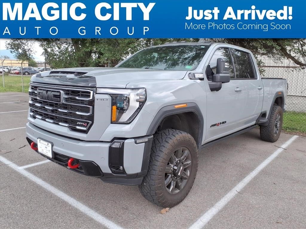 2025 GMC Sierra 2500HD 4WD Crew Cab Standard Bed AT4