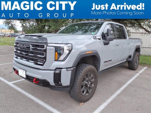 2025 GMC Sierra 2500HD 4WD Crew Cab Standard Bed AT4