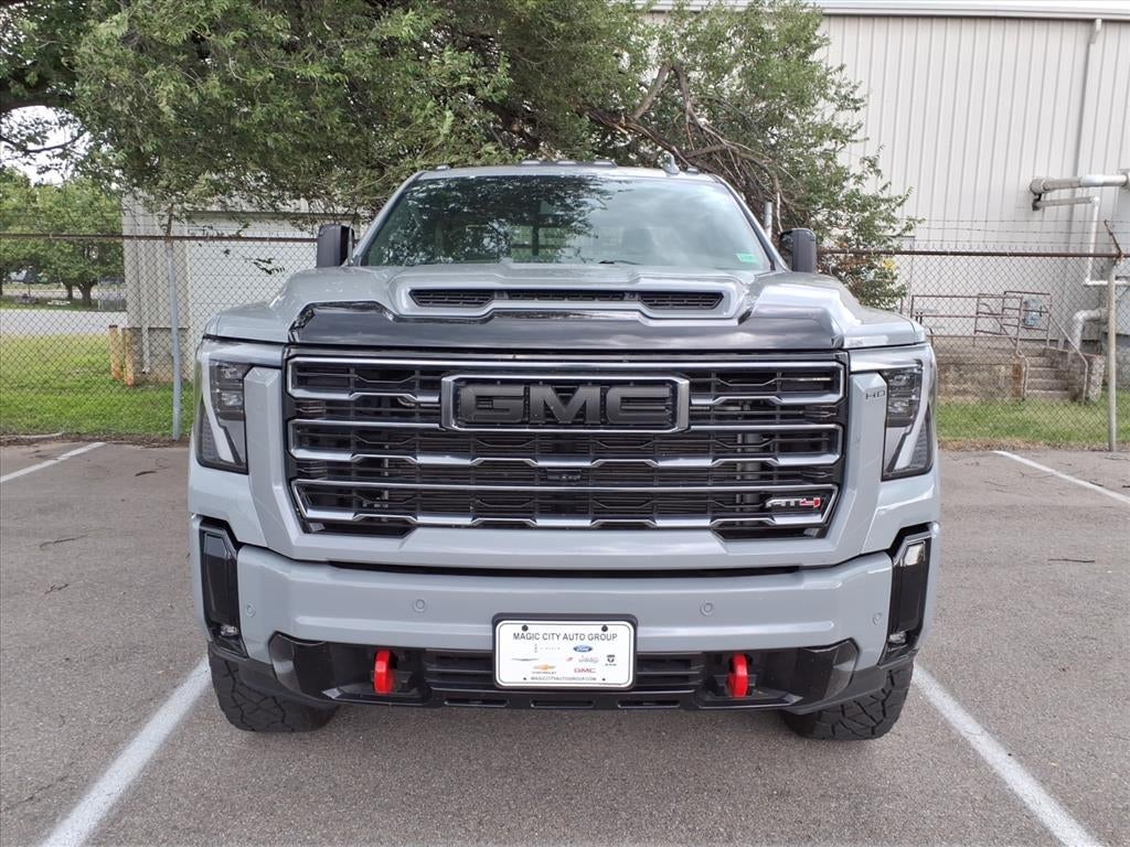 2025 GMC Sierra 2500HD 4WD Crew Cab Standard Bed AT4