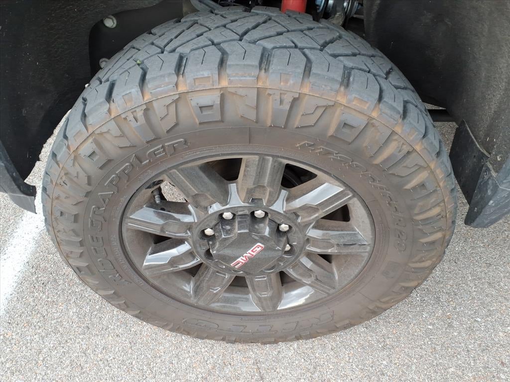 2025 GMC Sierra 2500HD 4WD Crew Cab Standard Bed AT4