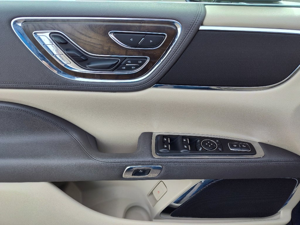 2017 Lincoln Continental Reserve