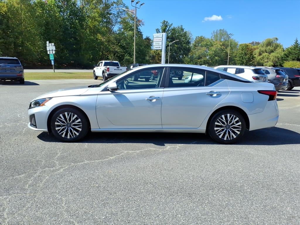 2023 Nissan Altima SV FWD