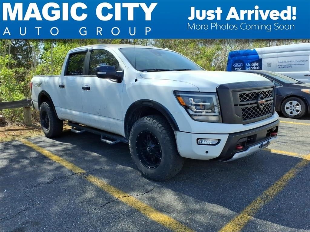 2021 Nissan TITAN Crew Cab PRO-4X 4x4