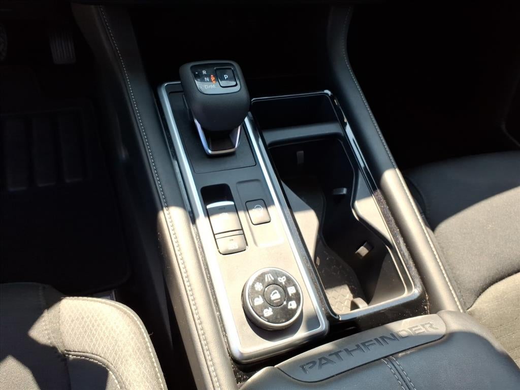 2025 Nissan Pathfinder SV 4WD