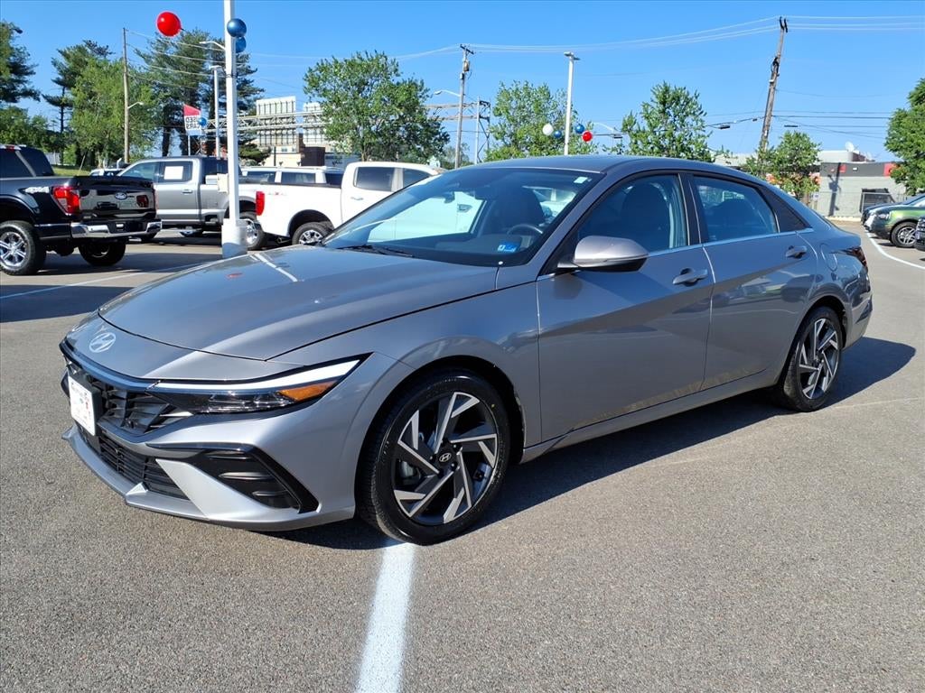 2025 Hyundai Elantra Hybrid Limited